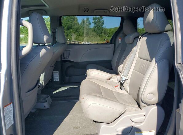5TDYK3DC6GS701913 2016 TOYOTA SIENNA Silver Widok wnętrza z tyłu