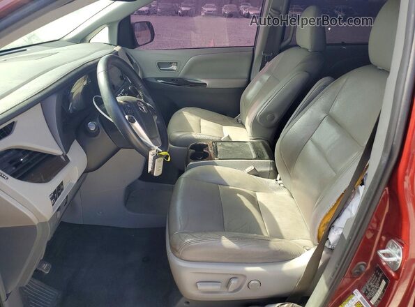 5TDYK3DC7GS756208 2016 TOYOTA SIENNA Бордовый Вид салона спереди
