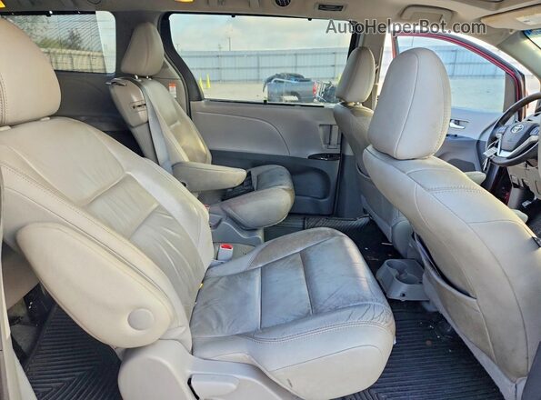 5TDYK3DC7GS756788 2016 TOYOTA SIENNA Maroon Vista interior trasera