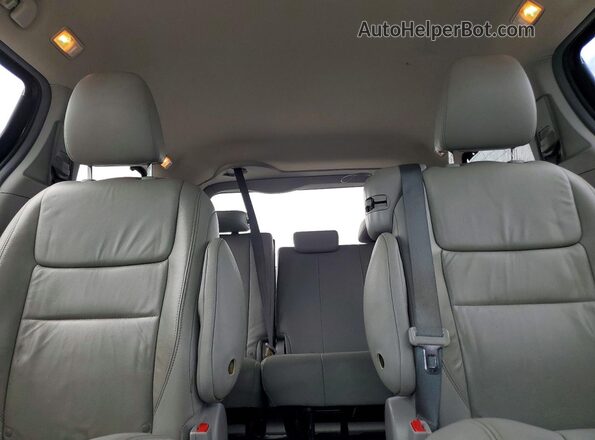 5TDYK3DC8GS696911 2016 TOYOTA SIENNA Черный Вид задних сидений