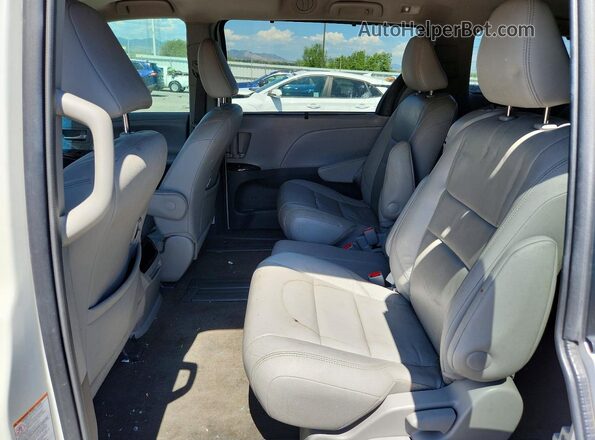 5TDYK3DC8GS747565 2016 TOYOTA SIENNA White უკანა სალონის ხედი