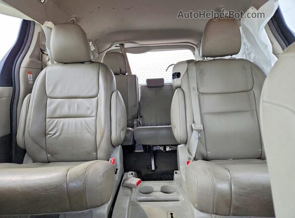 5TDYK3DC9GS757991 2016 TOYOTA SIENNA Black Հետևի նստատեղերի տեսք