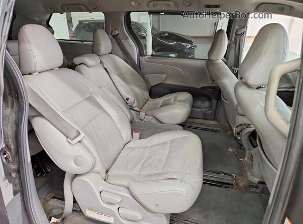 5TDYK3DCXGS692830 2016 TOYOTA SIENNA Бежевый Вид задней части салона