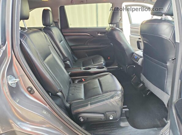 5TDYKRFH3GS174800 2021 TOYOTA HIGHLANDER Silver Widok wnętrza z tyłu