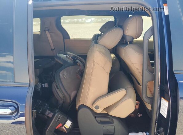 5TDYRKEC0MS053131 2021 TOYOTA SIENNA Blue Սալոնի հետևի տեսք