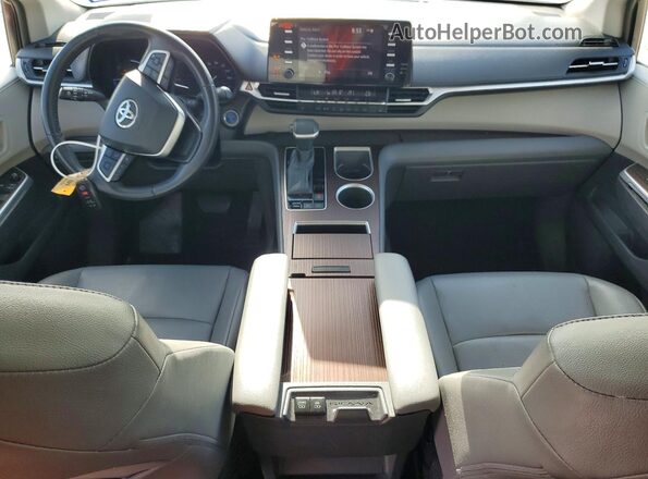 5TDYRKEC0NS076250 2022 TOYOTA SIENNA Темно-бордовый Вид панели приборов