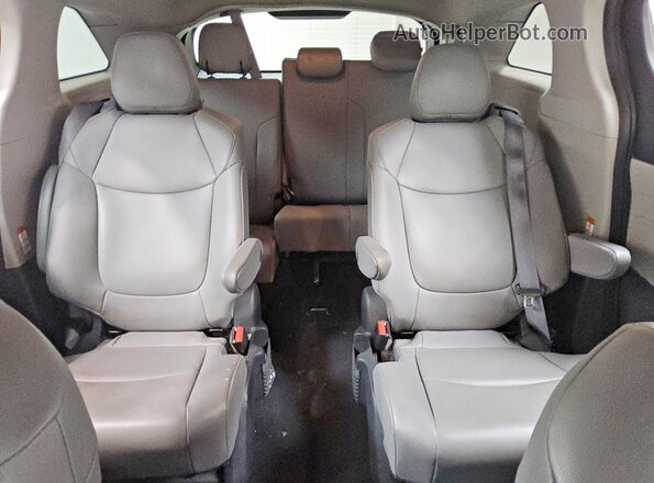 5TDYRKEC0NS134082 2022 TOYOTA SIENNA Black Հետևի նստատեղերի տեսք