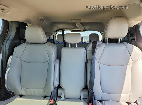 5TDYRKEC0TS293021 2026 TOYOTA SIENNA Black უკანა სავარძლების ხედი