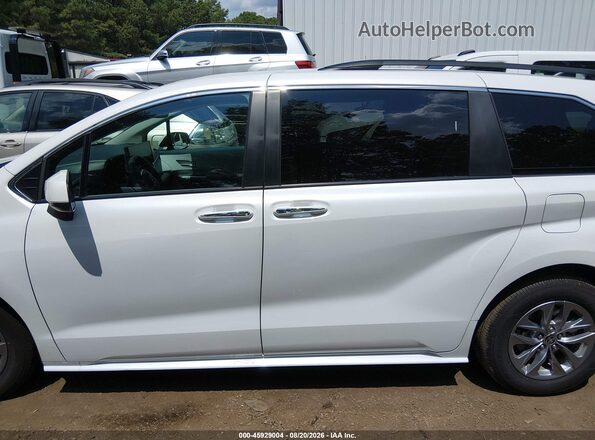 5TDYRKEC0TS313655 2026 TOYOTA SIENNA White Vista interior de 360 grados