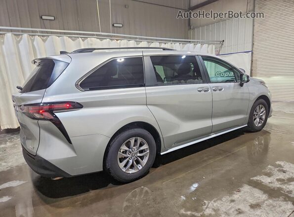 5TDYRKEC1SS260060 2025 TOYOTA SIENNA Silver Задня права чверть