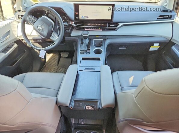5TDYRKEC1TS304575 2026 TOYOTA SIENNA Black Widok deski rozdzielczej