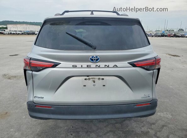 5TDYRKEC2MS029218 2021 TOYOTA SIENNA Silver Vista trasera