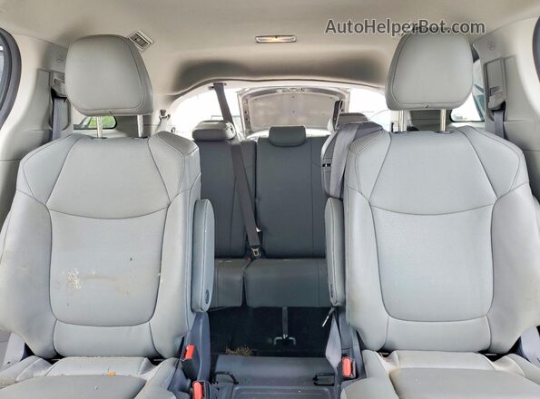 5TDYRKEC2MS029218 2021 TOYOTA SIENNA Silver Vista de los asientos traseros