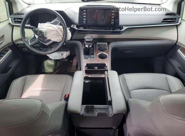 5TDYRKEC2MS029218 2021 TOYOTA SIENNA Silver Vista del salpicadero