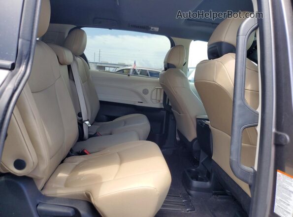 5TDYRKEC2PS176580 2023 TOYOTA SIENNA Silver Widok wnętrza z tyłu