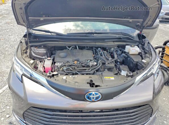 5TDYRKEC2PS176580 2023 TOYOTA SIENNA Silver Widok komory silnika