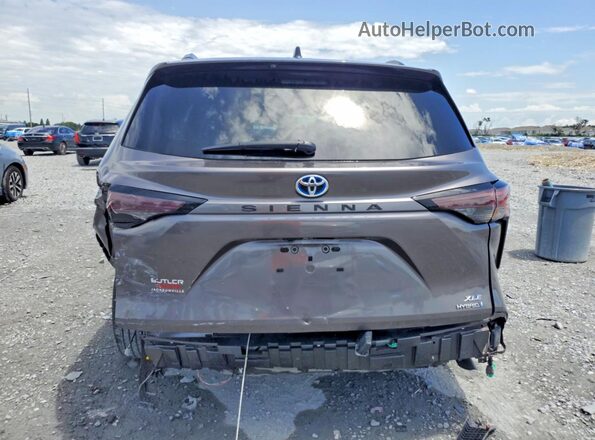 5TDYRKEC2PS176580 2023 TOYOTA SIENNA Silver Widok z tyłu