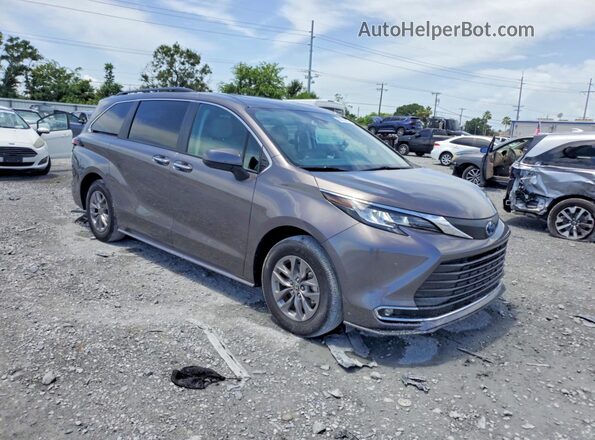 5TDYRKEC2PS176580 2023 TOYOTA SIENNA Silver Przód prawy