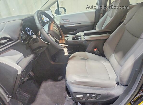 5TDYRKEC2SS255420 2025 TOYOTA SIENNA Black წინა სალონის ხედი