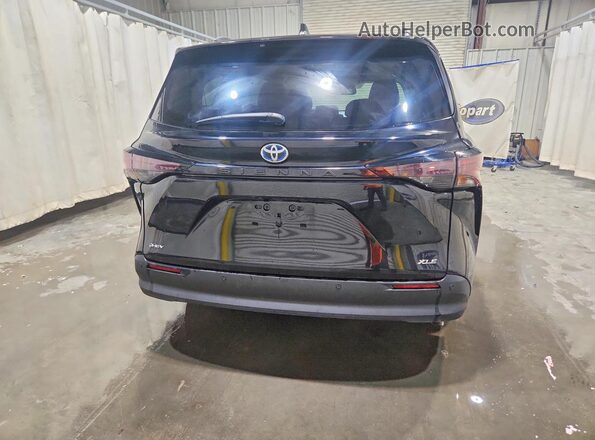 5TDYRKEC2SS255420 2025 TOYOTA SIENNA Black უკანა ხედი