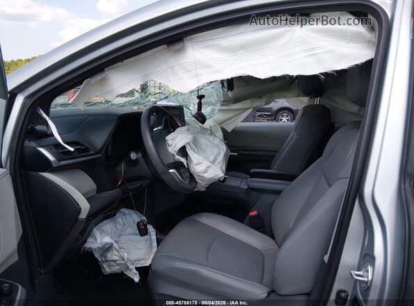 5TDYRKEC3MS040602 2021 TOYOTA SIENNA Silver Սալոնի դիմացի տեսք