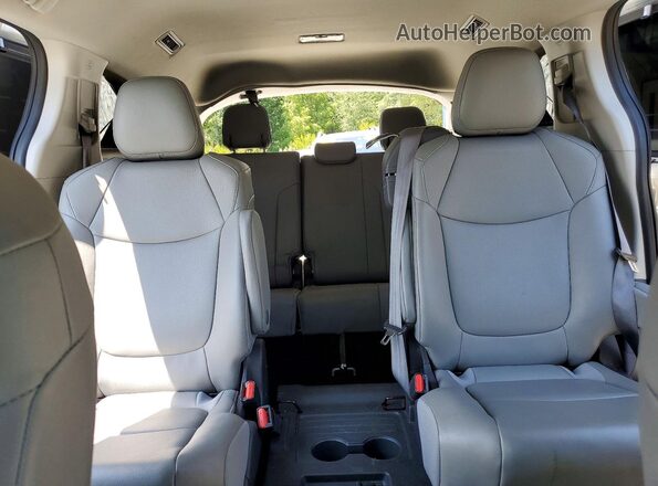 5TDYRKEC3NS092846 2022 TOYOTA SIENNA Silver უკანა სავარძლების ხედი
