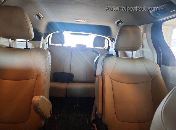 5TDYRKEC3RS207953 2024 TOYOTA SIENNA White Rear seats view