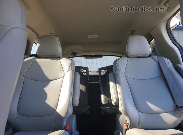 5TDYRKEC4MS015448 2021 TOYOTA SIENNA White Vista de los asientos traseros