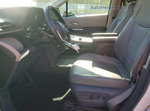 5TDYRKEC4MS015448 2021 TOYOTA SIENNA White Vista interior delantera