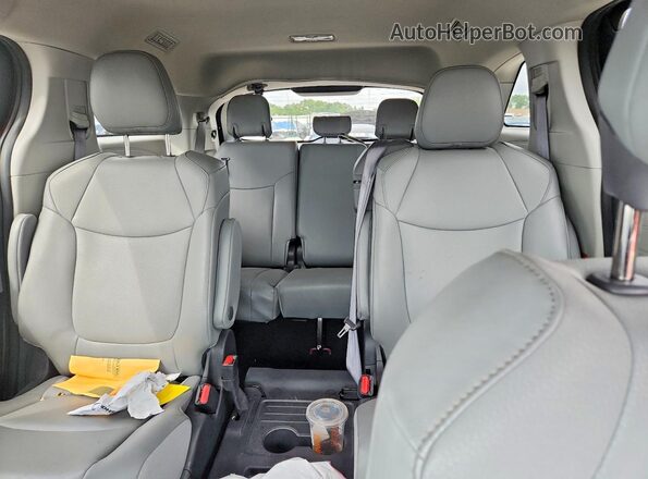 5TDYRKEC4PS161840 2023 TOYOTA SIENNA Красный Вид задней части салона