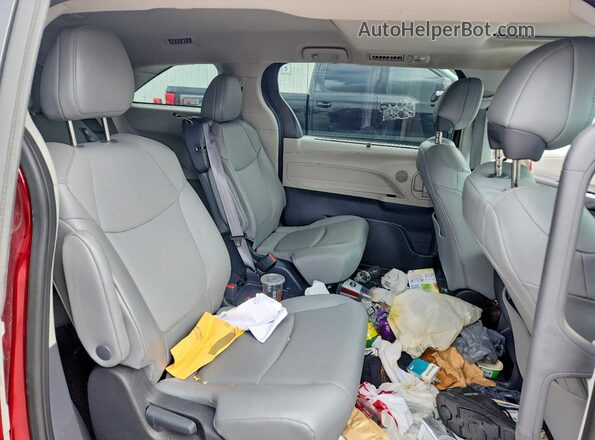 5TDYRKEC4PS161840 2023 TOYOTA SIENNA Красный Вид подкапотного пространства