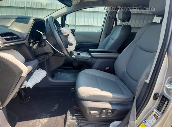 5TDYRKEC5PS178890 2023 TOYOTA SIENNA Silver წინა სალონის ხედი