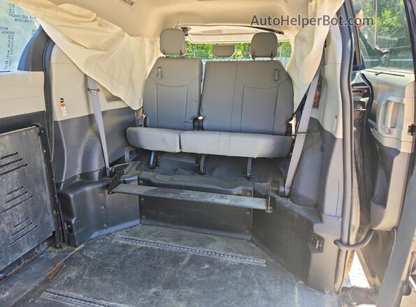 5TDYRKEC5RS188659 2024 TOYOTA SIENNA Black უკანა სავარძლების ხედი