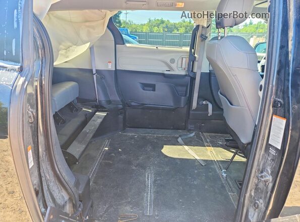 5TDYRKEC5RS188659 2024 TOYOTA SIENNA Black უკანა სალონის ხედი