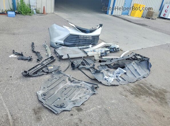 5TDYRKEC5RS198642 2024 TOYOTA SIENNA Silver VIN կոդի պիտակի տեսք