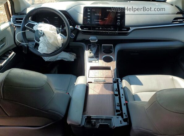 5TDYRKEC6NS101944 2022 TOYOTA SIENNA Серый Вид панели приборов