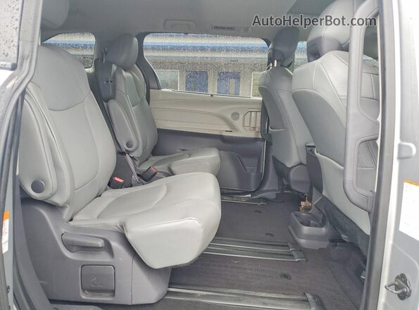 5TDYRKEC7MS056172 2021 TOYOTA SIENNA Серебряный Вид задней части салона