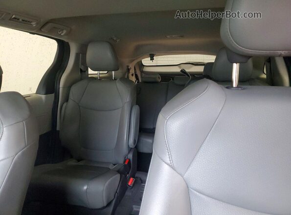 5TDYRKEC7MS056172 2021 TOYOTA SIENNA Серебряный Вид задних сидений