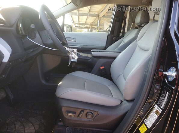 5TDYRKEC8TS324953 2026 TOYOTA SIENNA Black Vista interior delantera
