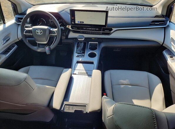 5TDYRKEC8TS327383 2026 TOYOTA SIENNA Blue 
