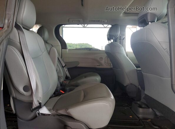 5TDYRKEC9MS009581 2021 TOYOTA SIENNA Бордовый Вид задней части салона