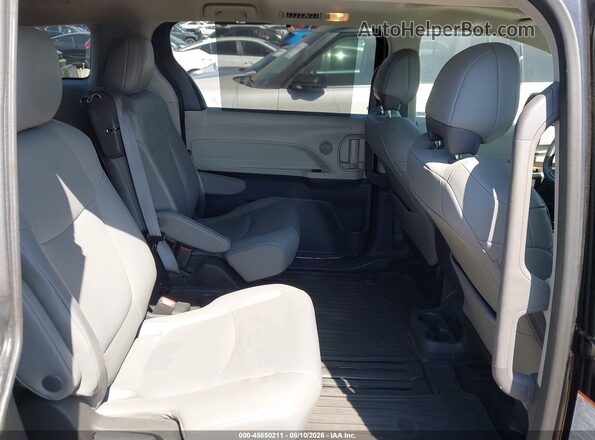 5TDYRKEC9PS174065 2023 TOYOTA SIENNA Black Widok naklejki z numerem VIN