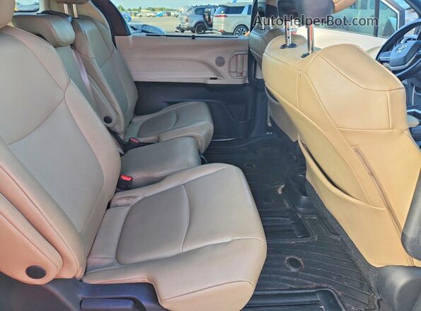 5TDYRKECXNS104894 2022 TOYOTA SIENNA Белый Вид задней части салона