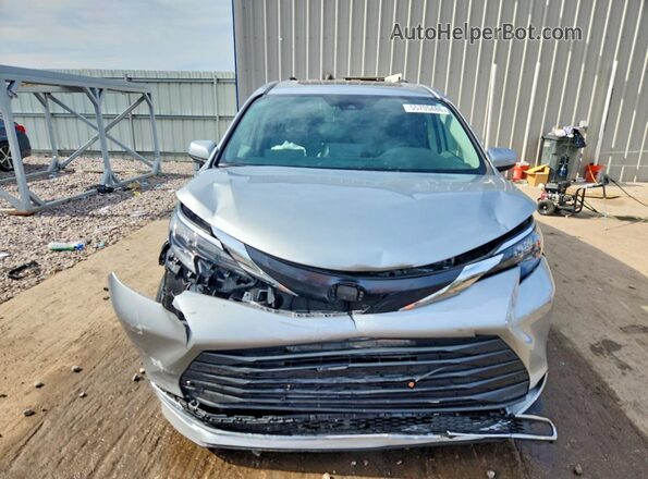 5TDYSKFC0RS118697 2024 TOYOTA SIENNA Silver Front view
