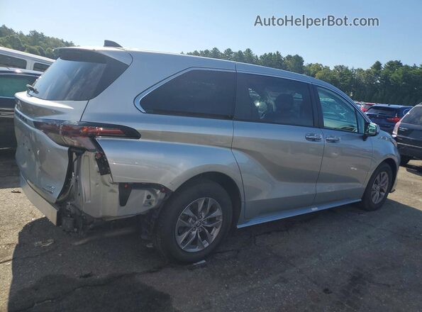 5TDYSKFC1PS100142 2023 TOYOTA SIENNA Silver Trasero derecho