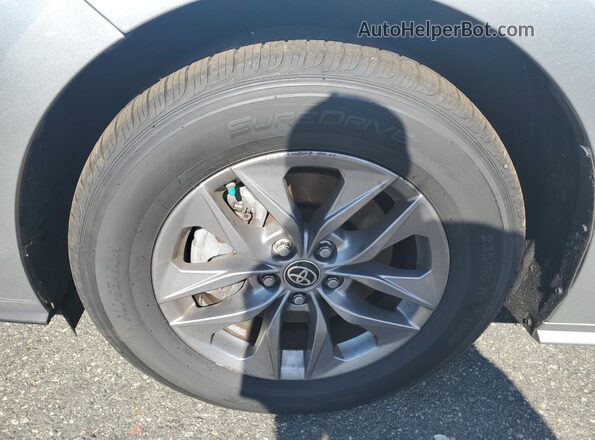 5TDYSKFC1PS100142 2023 TOYOTA SIENNA Silver Vista interior de 360 grados