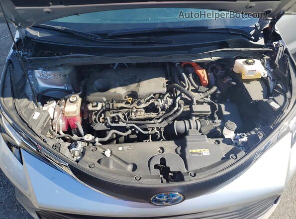 5TDYSKFC1PS100142 2023 TOYOTA SIENNA Silver Vista del compartimento del motor