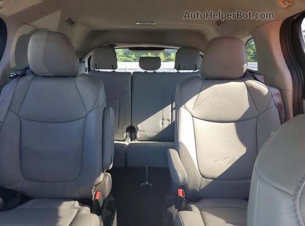 5TDYSKFC1PS100142 2023 TOYOTA SIENNA Silver Vista de los asientos traseros