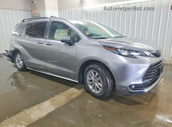 5TDYSKFC1TS248432 2026 TOYOTA SIENNA Silver Delantero derecho