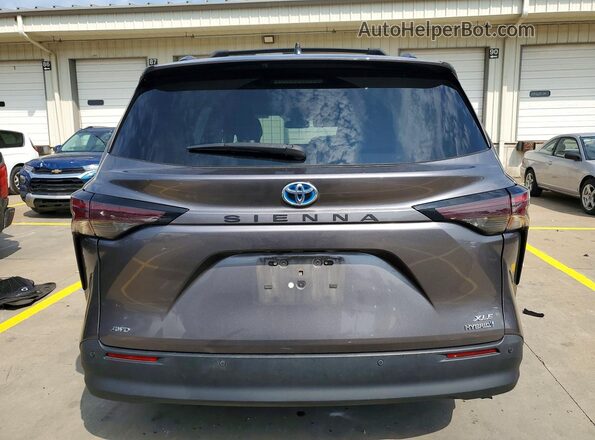 5TDYSKFC4PS082039 2023 TOYOTA SIENNA Gray Հետևի տեսք